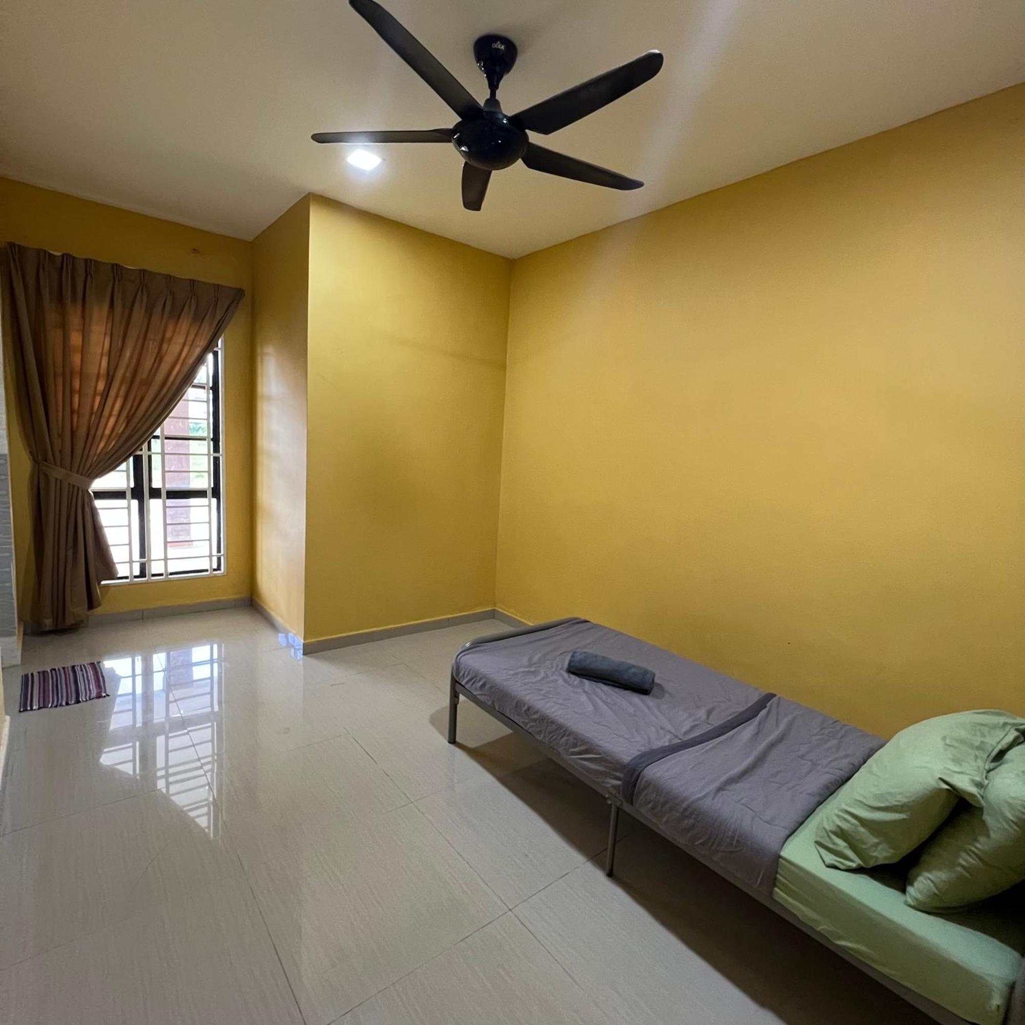D' Totok Housestay Sepang Exteriér fotografie