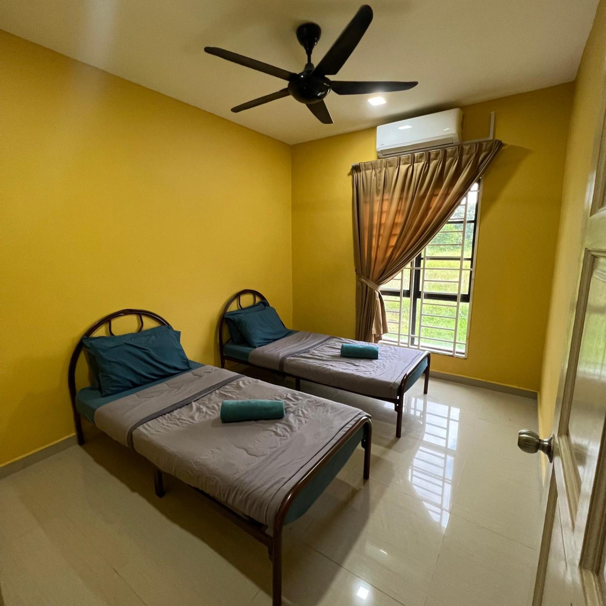 D' Totok Housestay Sepang Exteriér fotografie